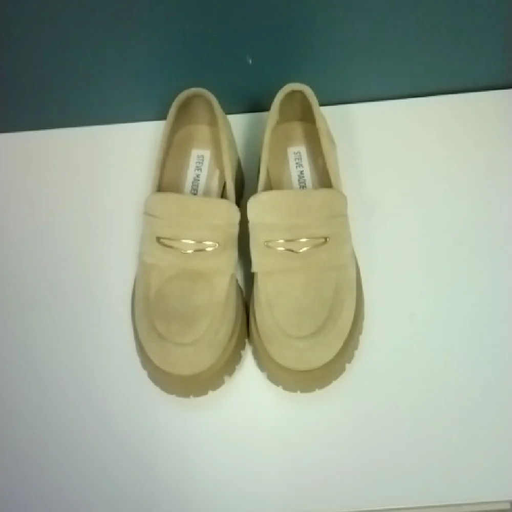 Shoes - Picture 1 of 9